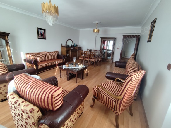 Forum Avm Civarı Kayapınar Satılık Daire |  4+1 Oda | 200M2 3.970.000Tl | 12. Kat | Doğalgaz(Kombi) Resim-5