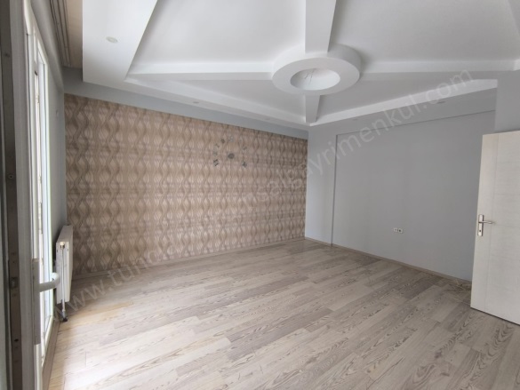Bağcılar Bağlar Satılık Daire |  3+1 Oda | 145M2 3.780.000Tl  Krediye Uygun  | 5. Kat | Merkezi Isınma | 1 Banyo Resim-2