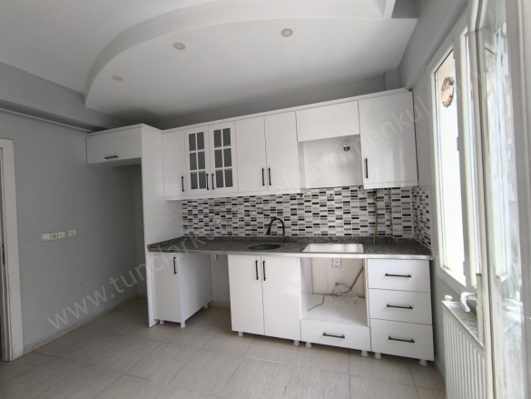 Bağcılar Bağlar Satılık Daire |  3+1 Oda | 145M2 3.780.000Tl  Krediye Uygun  | 5. Kat | Merkezi Isınma | 1 Banyo Resim-5