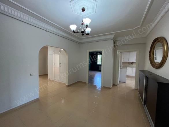 Mezopotamya Mahallesi. Kayapınar Satılık Daire |  4+1 Oda | 210M2 4.230.000Tl  Krediye Uygun  | 1. Kat | Doğalgaz(Kombi) | 2 Banyo Resim-4