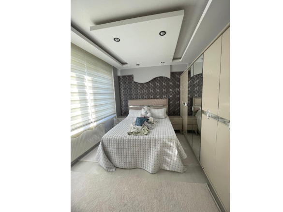 Bağcılar Bağlar Satılık Daire |  3+1 Oda | 155M2 3.950.000Tl  Krediye Uygun  | 5. Kat | Doğalgaz(Kombi) | 2 Banyo Resim-3