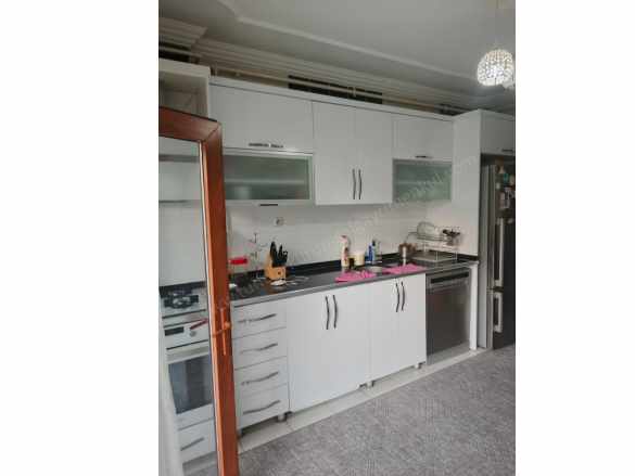 Bağcılar Şato Park Civarı Satılık Daire 3+1 Full Yapılı Bağlar