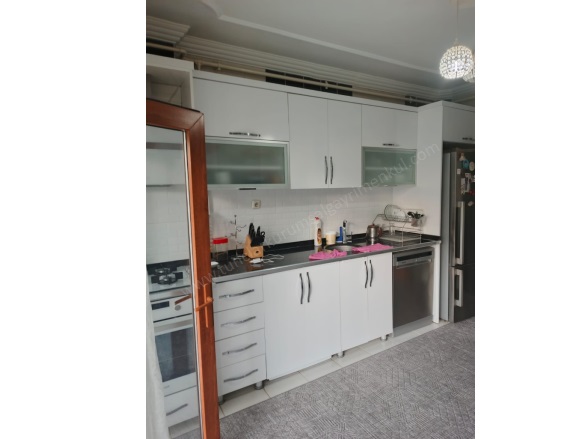 Bağcılar Bağlar Satılık Daire |  3+1 Oda | 155M2 3.700.000Tl  Krediye Uygun  | 1. Kat | Doğalgaz(Kombi) Resim-3