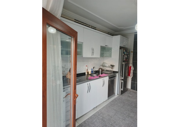 Bağcılar Bağlar Satılık Daire |  3+1 Oda | 155M2 3.700.000Tl  Krediye Uygun  | 1. Kat | Doğalgaz(Kombi) Resim-5