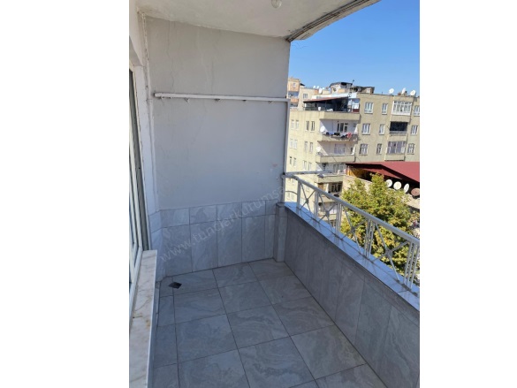 Şehitlik Civarı Yenişehir Satılık Daire |  3+1 Oda | 150M2 1.580.000Tl  Krediye Uygun  | 7. Kat | Doğalgaz(Kombi) | 1 Banyo Resim-4