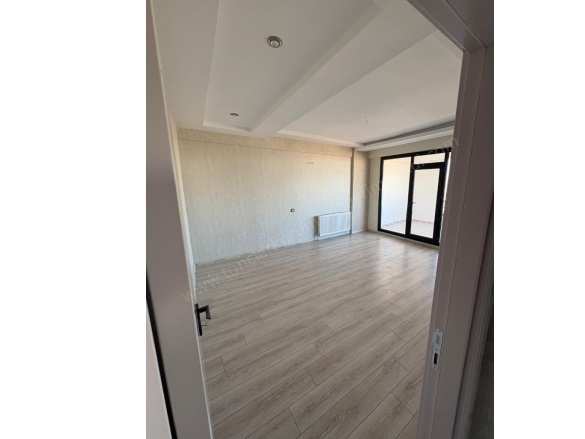 Wiston Civarı Kayapınar Satılık Daire |  3.5+1 Oda | 152M2 5.650.000Tl  Krediye Uygun  | 13. Kat | Merkezi Isınma | 2 Banyo Resim-3