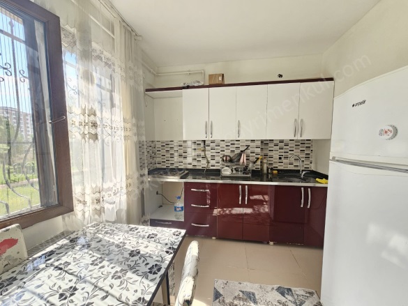 Bağcılar Bağlar Satılık Daire |  1+1 Oda | 80M2 2.430.000Tl  Krediye Uygun  | Yüksek Giriş | Doğalgaz(Kombi) | 1 Banyo Resim-3