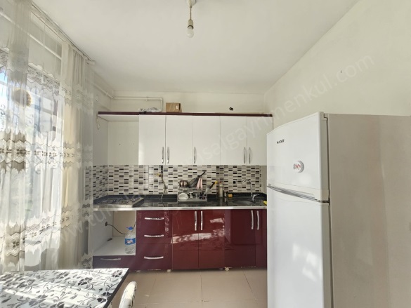 Bağcılar Bağlar Satılık Daire |  1+1 Oda | 80M2 2.430.000Tl  Krediye Uygun  | Yüksek Giriş | Doğalgaz(Kombi) | 1 Banyo Resim-4