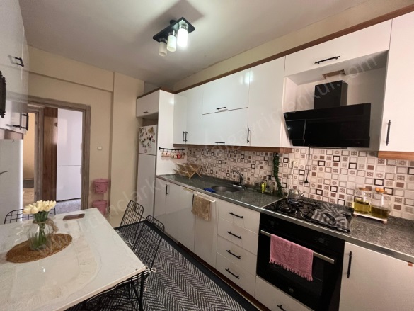 Çöl Güzeli Kayapınar Satılık Daire |  3+1 Oda | 145M2 3.320.000Tl  Krediye Uygun  | 1. Kat | Doğalgaz(Kombi) | 1 Banyo | 1 Yatak Odası Resim-4