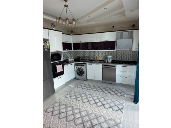 Bağcılar Bağlar Satılık Daire |  3+1 Oda | 170M2 4.950.000Tl  Krediye Uygun  | 2. Kat | Doğalgaz(Kombi) | 2 Banyo Resim-4