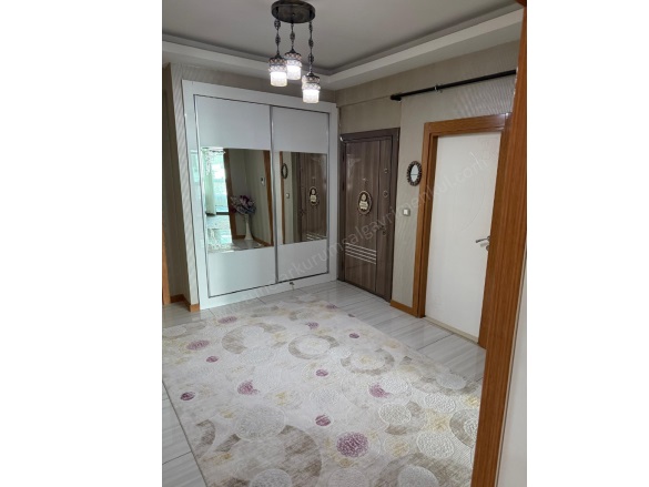 Bağcılar Bağlar Satılık Daire |  3+1 Oda | 170M2 4.950.000Tl  Krediye Uygun  | 2. Kat | Doğalgaz(Kombi) | 2 Banyo Resim-5