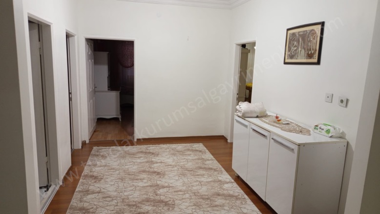 Peyas Mahallesi. Kayapınar Satılık Daire |  3+1 Oda | 180M2 3.280.000Tl  Krediye Uygun  | 7. Kat | Merkezi Isınma | 2 Banyo Resim-2
