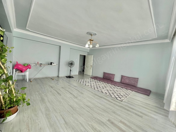 Gaziler Civarı Kayapınar Satılık Daire |  3+1 Oda | 185M2 3.700.000Tl  Krediye Uygun  | 7. Kat Resim-3