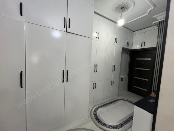 Ceylan Avm Civarı Kayapınar Satılık Daire |  3+1 Oda | 180M2 3.550.000Tl  Krediye Uygun  | 7. Kat | Doğalgaz(Kombi) | 2 Banyo Resim-3