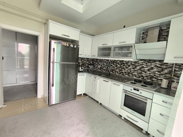 Bağcılar Bağlar Satılık Daire |  2+1 Oda | 95M2 3.950.000Tl  Krediye Uygun  | 2. Kat | Doğalgaz(Kombi) | 1 Banyo Resim-2