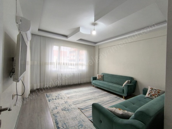 Bağcılar Bağlar Satılık Daire |  2+1 Oda | 95M2 4.050.000Tl  Krediye Uygun  | 2. Kat | Doğalgaz(Kombi) | 1 Banyo Resim-3