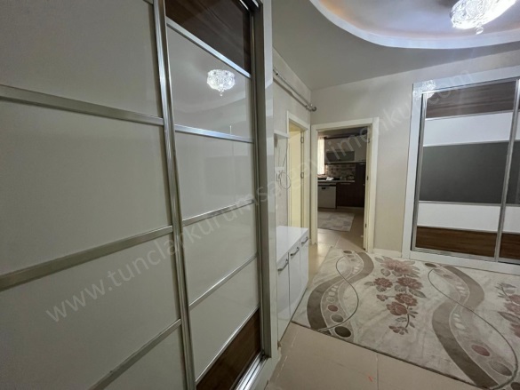 Bağcılar Bağlar Satılık Daire |  3+1 Oda | 165M2 3.675.000Tl  Krediye Uygun  | Giriş Katı | Merkezi Isınma | 2 Banyo Resim-4