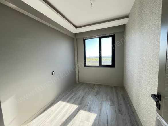 Nevruz Park Civarı Kılıç Yapıda Sıfır 2+1 Satılık Daire Bağlar Bağcılar