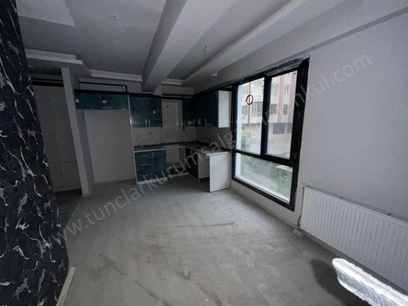 Ofis Civarı Yenişehir Satılık Daire |  1+1 Oda | 55M2 2.200.000Tl  Krediye Uygun  | 2. Kat | Doğalgaz(Kombi) | 1 Banyo | 1 Yatak Odası Resim-1