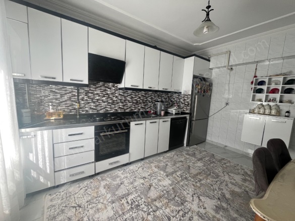 Ceylan Avm Civarı Bağlar Satılık Daire |  3+1 Oda | 175M2 3.350.000Tl  Krediye Uygun  | 7. Kat | Doğalgaz(Kombi) | 2 Banyo | 1 Yatak Odası Resim-1