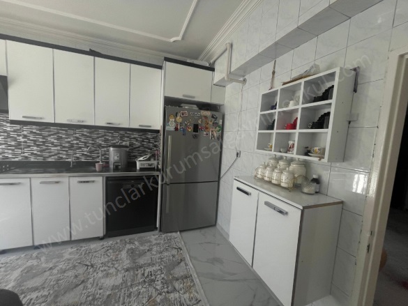 Ceylan Avm Civarı Bağlar Satılık Daire |  3+1 Oda | 175M2 3.400.000Tl  Krediye Uygun  | 7. Kat | Doğalgaz(Kombi) | 2 Banyo | 1 Yatak Odası Resim-3