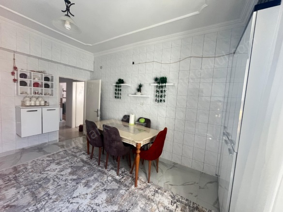 Ceylan Avm Civarı Bağlar Satılık Daire |  3+1 Oda | 175M2 3.350.000Tl  Krediye Uygun  | 7. Kat | Doğalgaz(Kombi) | 2 Banyo | 1 Yatak Odası Resim-4