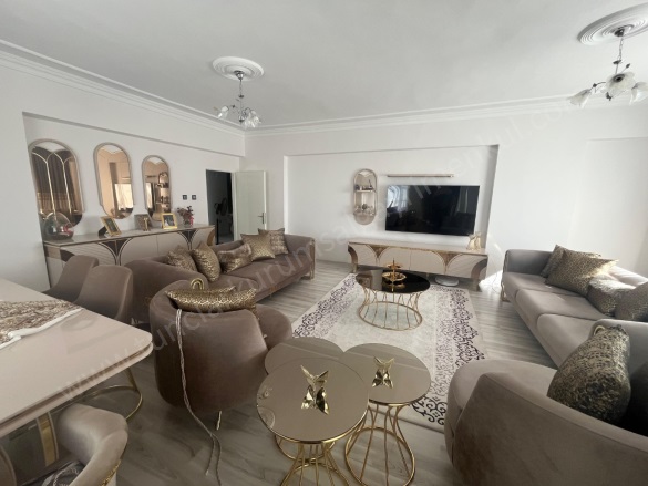 Ceylan Avm Civarı Bağlar Satılık Daire |  3+1 Oda | 175M2 3.350.000Tl  Krediye Uygun  | 7. Kat | Doğalgaz(Kombi) | 2 Banyo | 1 Yatak Odası Resim-5