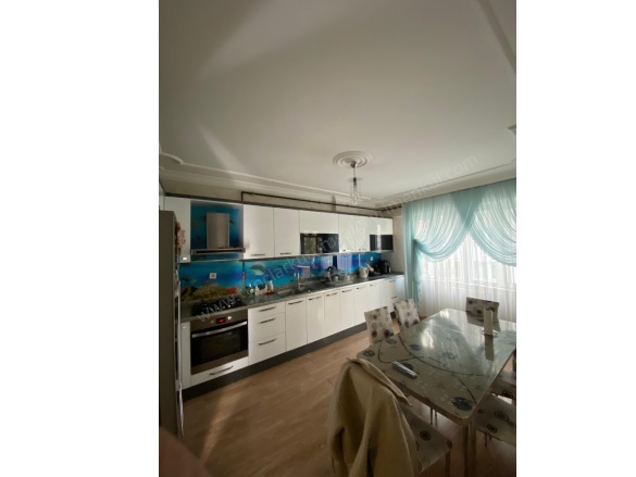 Dünya Kavşağı Civarı Kayapınar Satılık Daire |  4+1 Oda | 230M2 4.100.000Tl  Krediye Uygun  | 2. Kat | Doğalgaz(Kombi) | 2 Banyo | 1 Yatak Odası Resim-2