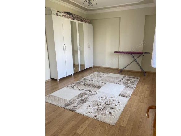 Bağcılar Bağlar Satılık Daire |  3+1 Oda | 180M2 4.750.000Tl | 2. Kat | Doğalgaz(Kombi) | 2 Banyo Resim-3