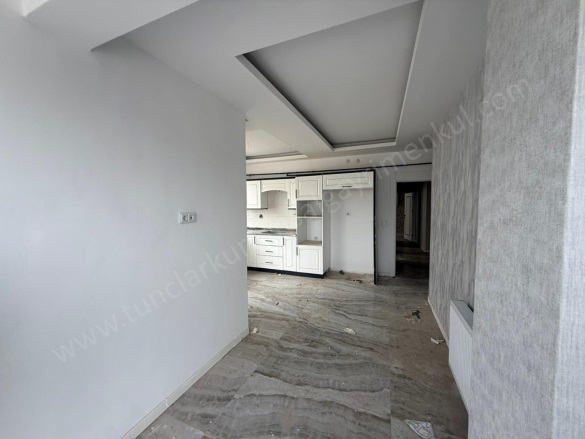 Kıtılbıl Mah. Sur Satılık Daire |  4+1 Oda | 185M2 4.850.000Tl  Krediye Uygun  | 1. Kat | Merkezi Isınma | 2 Banyo Resim-3