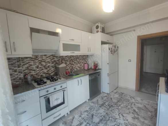 Bağcılar Havalimanı Kavşağında 3+1 Giriş Kat Satılık Daire Bağlar