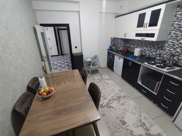 Bağcılar Bağlar Satılık Daire |  3+1 Oda | 150M2 4.700.000Tl  Krediye Uygun  | 6. Kat | Merkezi Isınma | 1 Banyo Resim-3