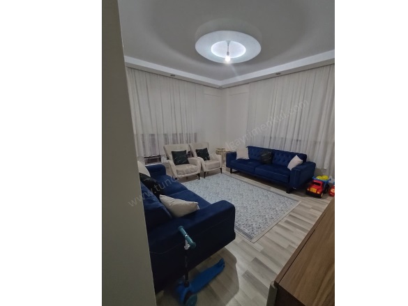 Bağcılar Bağlar Satılık Daire |  3+1 Oda | 150M2 4.700.000Tl  Krediye Uygun  | 6. Kat | Merkezi Isınma | 1 Banyo Resim-4
