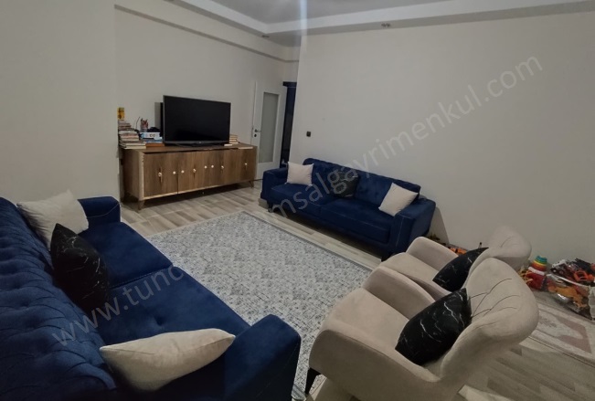 Bağcılar Bağlar Satılık Daire |  3+1 Oda | 150M2 4.700.000Tl  Krediye Uygun  | 6. Kat | Merkezi Isınma | 1 Banyo Resim-5