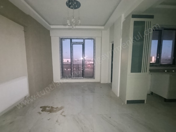 Dökmetaş Yenişehir Satılık Daire |  3.5+1 Oda | 155M2 5.000.000Tl | 2. Kat | Merkezi Isınma | 2 Banyo Resim-2