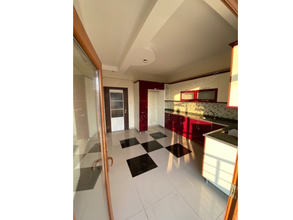 Fırat Mahallesi. Kayapınar Satılık Daire |  3+1 Oda | 175M2 5.000.000Tl  Krediye Uygun  | 13. Kat | Merkezi Isınma | 2 Banyo | 1 Yatak Odası Resim-3