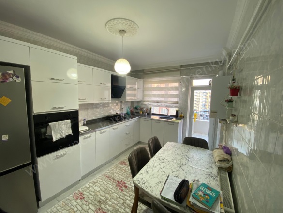 Fırat Mahallesi. Kayapınar Satılık Daire |  3+1 Oda | 170M2 3.600.000Tl  Krediye Uygun  | 5. Kat | Doğalgaz(Kombi) Resim-3