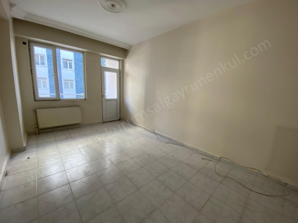 Ceylan Avm Civarı Kayapınar Satılık Daire |  3+1 Oda | 155M2 3.025.000Tl  Krediye Uygun  | 2. Kat | Doğalgaz(Kombi) Resim-4