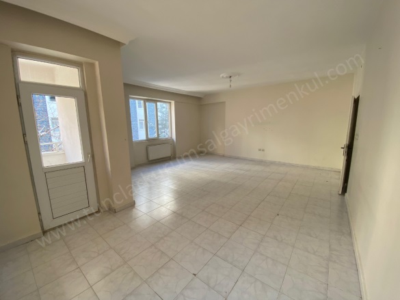 Ceylan Avm Civarı Kayapınar Satılık Daire |  3+1 Oda | 155M2 3.025.000Tl  Krediye Uygun  | 2. Kat | Doğalgaz(Kombi) Resim-5