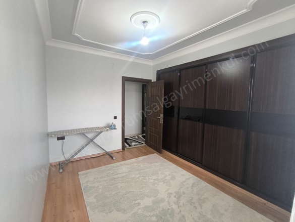 Tekel Kavşağı Civarı Kayapınar Satılık Daire |  4+1 Oda | 220M2 5.150.000Tl  Krediye Uygun  | 9. Kat | Doğalgaz(Kombi) | 2 Banyo Resim-3