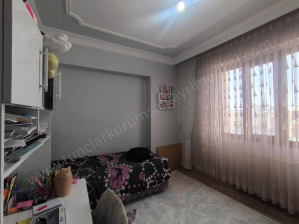 Tekel Kavşağı Civarı Kayapınar Satılık Daire |  4+1 Oda | 220M2 5.150.000Tl  Krediye Uygun  | 9. Kat | Doğalgaz(Kombi) | 2 Banyo Resim-5