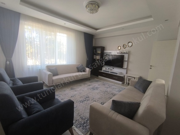 Bağcılar Bağlar Satılık Daire |  3+1 Oda | 150M2 3.480.000Tl  Krediye Uygun  | Yüksek Giriş | 2 Banyo Resim-2