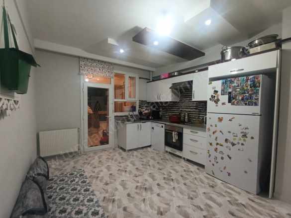 Bağcılar Ahmet Kaya Caddesi Civarında 3+1 Acil Satılık Daire Bağlar