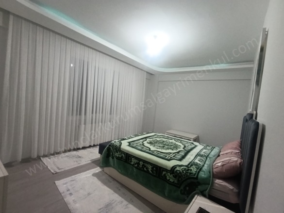 Bağcılar Bağlar Satılık Daire |  3+1 Oda | 145M2 4.350.000Tl  Krediye Uygun  | 6. Kat | Doğalgaz(Kombi) | 1 Banyo Resim-4