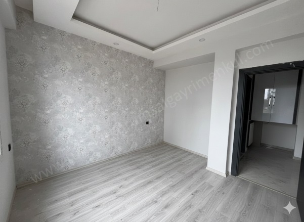 Bağcılar Bağlar Satılık Daire |  2+1 Oda | 70M2 3.100.000Tl  Krediye Uygun  | 4. Kat | Doğalgaz(Kombi) | 1 Banyo | 1 Yatak Odası Resim-3