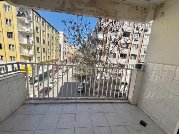 Ofiste Kiralık Daire 3+1 Arakat Fırsat !!! Yenişehir Ofis Civarı