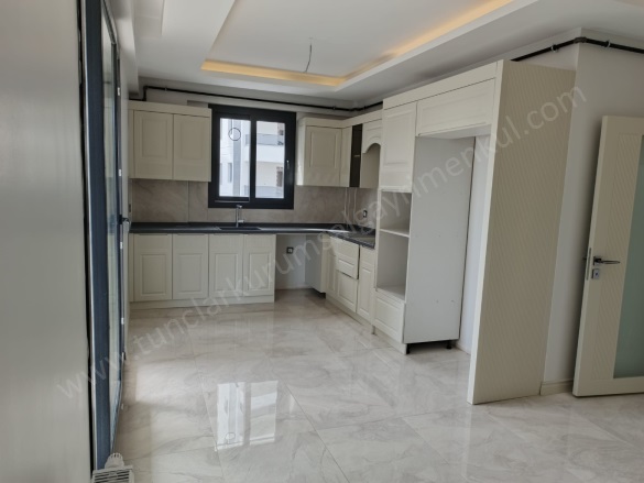 Park Orman Civarı Bağlar Satılık Daire |  3+1 Oda | 135M2 5.900.000Tl | 1 Banyo | 1 Yatak Odası Resim-1