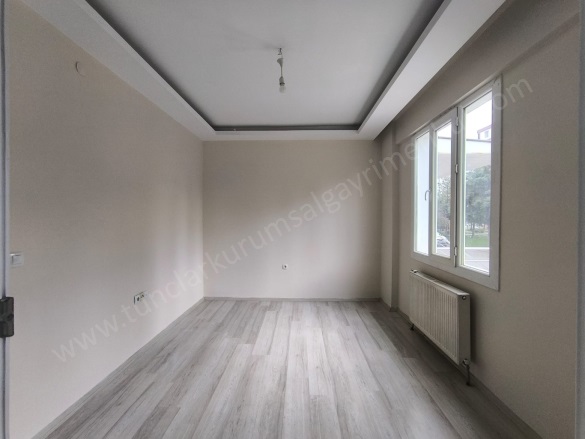Bağcılar Bağlar Kiralık Daire |  2+1 Oda | 100M2 Aylık 17.000Tl  Krediye Uygun  | Yüksek Giriş | Doğalgaz(Kombi) | 1 Banyo Resim-1