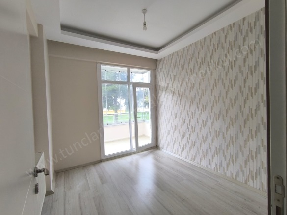 Bağcılar Bağlar Kiralık Daire |  2+1 Oda | 100M2 Aylık 17.000Tl  Krediye Uygun  | Yüksek Giriş | Doğalgaz(Kombi) | 1 Banyo Resim-2