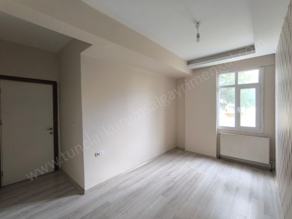 Bağcılar Bağlar Kiralık Daire |  2+1 Oda | 100M2 Aylık 17.000Tl  Krediye Uygun  | Yüksek Giriş | Doğalgaz(Kombi) | 1 Banyo Resim-4